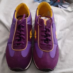 Kangaroos brand shoes